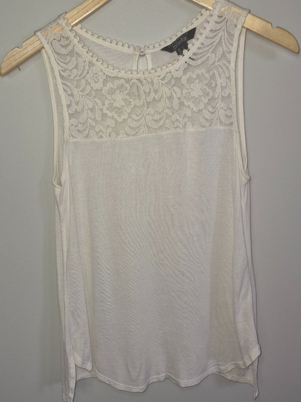 Streetwear Society White Lace Yoke Sleeveless Blouse Size Small